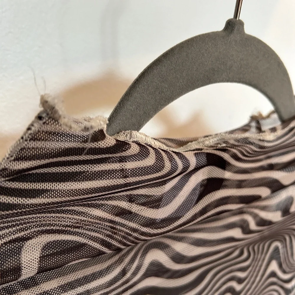 H&M Mesh Top - Picture 3 of 4